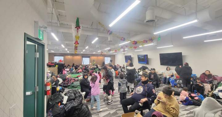 ‘Families are freezing’: Manitoba power outage leaves Pimicikamak in crisis, chief says - Winnipeg