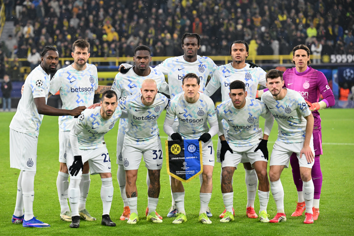 DORTMUND, GERMANY - JANUARY 28: FC Internazionale Milano players pose for a team photo prior to the UEFA Champions League 2025/26 League Phase MD8 match between Borussia Dortmund and FC Internazionale Milano at BVB Stadion Dortmund on January 28, 2026 in Dortmund, Germany. (Photo by Stuart Franklin/Getty Images)