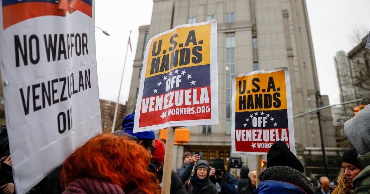 Canadian oil stocks down after U.S. forces capture Maduro - CTV News