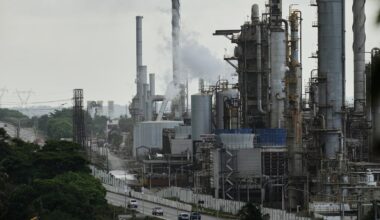 Canada needs new pipeline urgently to counter Venezuelan oil surge, Strathcona chair says