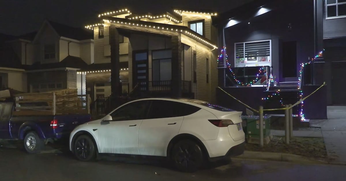 Police investigate shootings that injured 1, damaged homes, vehicles in Surrey, B.C. - CTV News