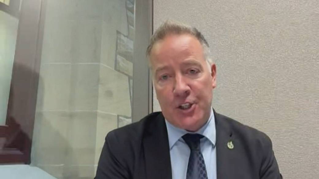 Click to play video: 'Canada on “no-fail mission” to hit NATO’s 2% defence spending target, feds say'