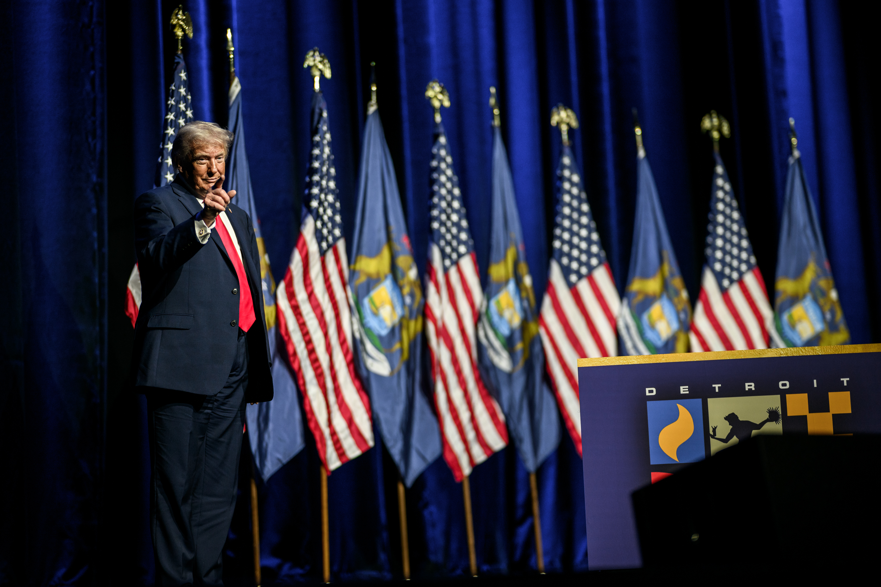 President Donald Trump delivers remarks to the Detroit Economic Club, Tuesday, January 13, 2026, at the MotorCity Casino Hotel in Detroit, Michigan. (Official White House Photo by Daniel Torok)