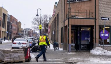 Consumers still shopping amid high food prices: Metro CEO