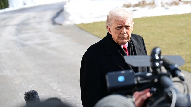 U.S. President Donald Trump speaks to reporters outside the White House in Washington, D.C., on Jan. 27, 2026. (Kyle Mazza/Anadolu via Getty Images)