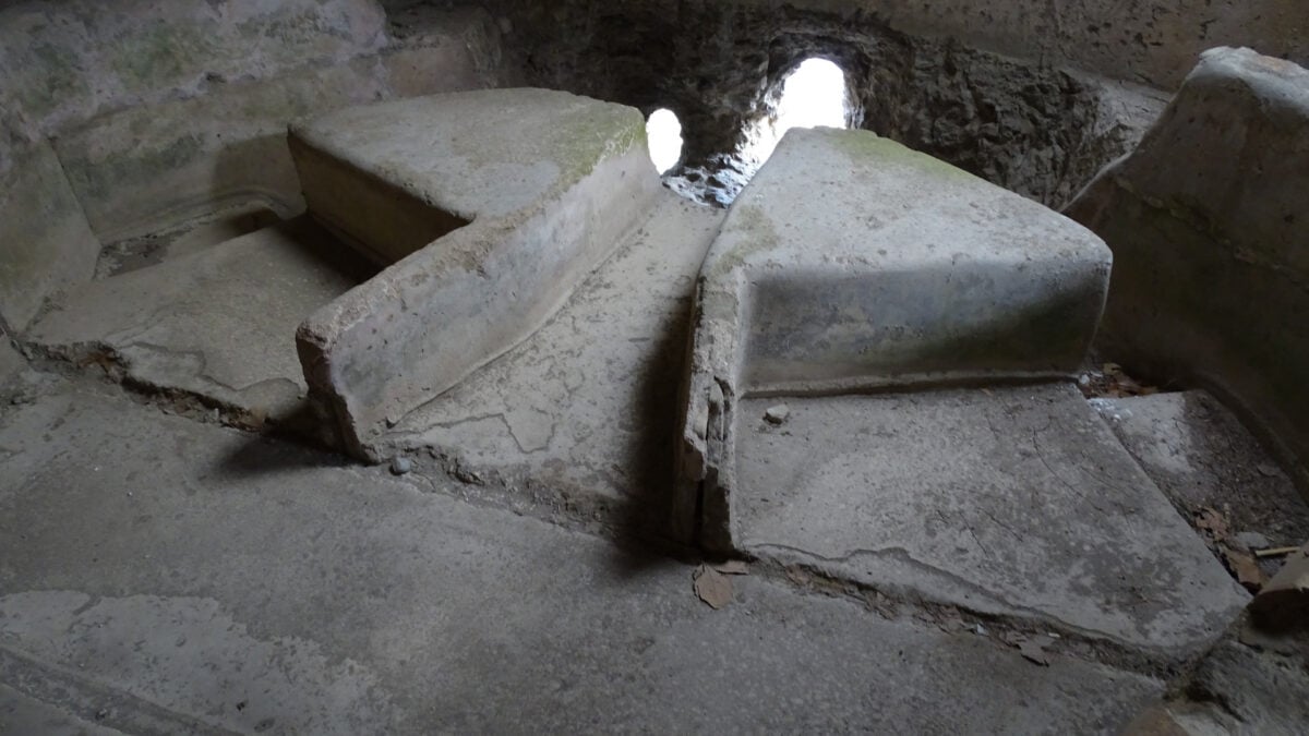 New Research Exposes the Good and the Gross in Pompeii’s Baths