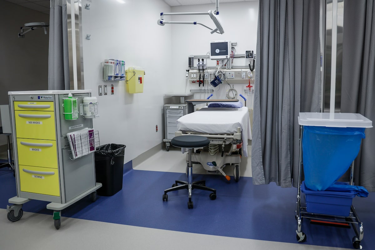 Edmonton hospital doctors urge province to keep inpatient beds open