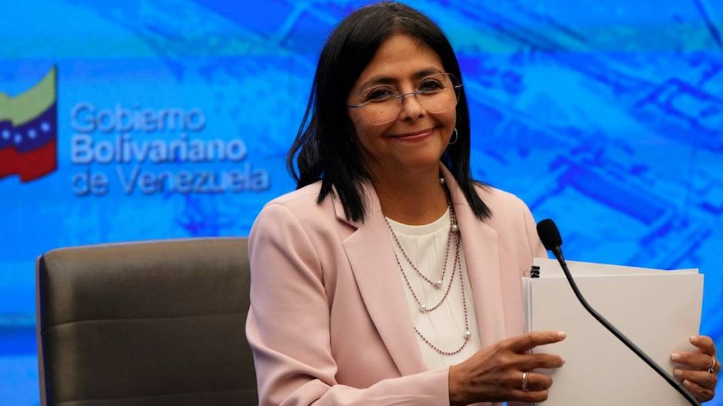 Click to play video: 'New Venezuelan leader spoke to Trump administration for months before U.S. removed Maduro: reports'