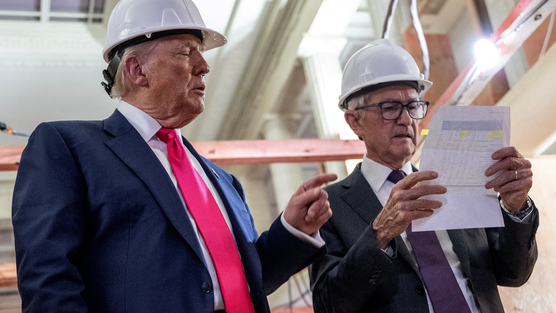 Click to play video: 'Trump threatens lawsuit against Fed’s ‘incompetent’ Powell, says successor to be announced January'