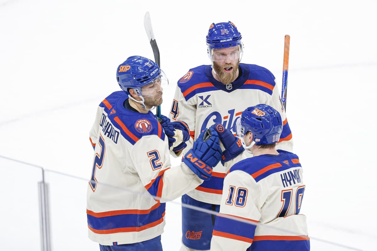 Two goals from Evan Bouchard lead Oilers past Blackhawks