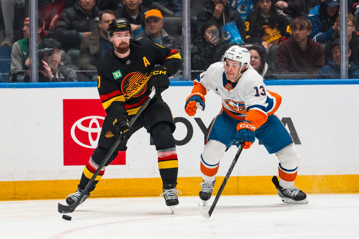 Filip Hronek battles until the bitter end in Canucks’ 4-3 loss to Islanders