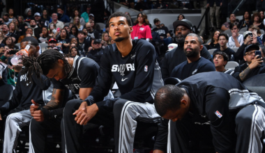 Victor Wembanyama exits game vs. Knicks with left knee hyperextension