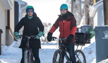 'It's time to start doing something.' Despite risks of violence, Minnesotans step up to take on ICE