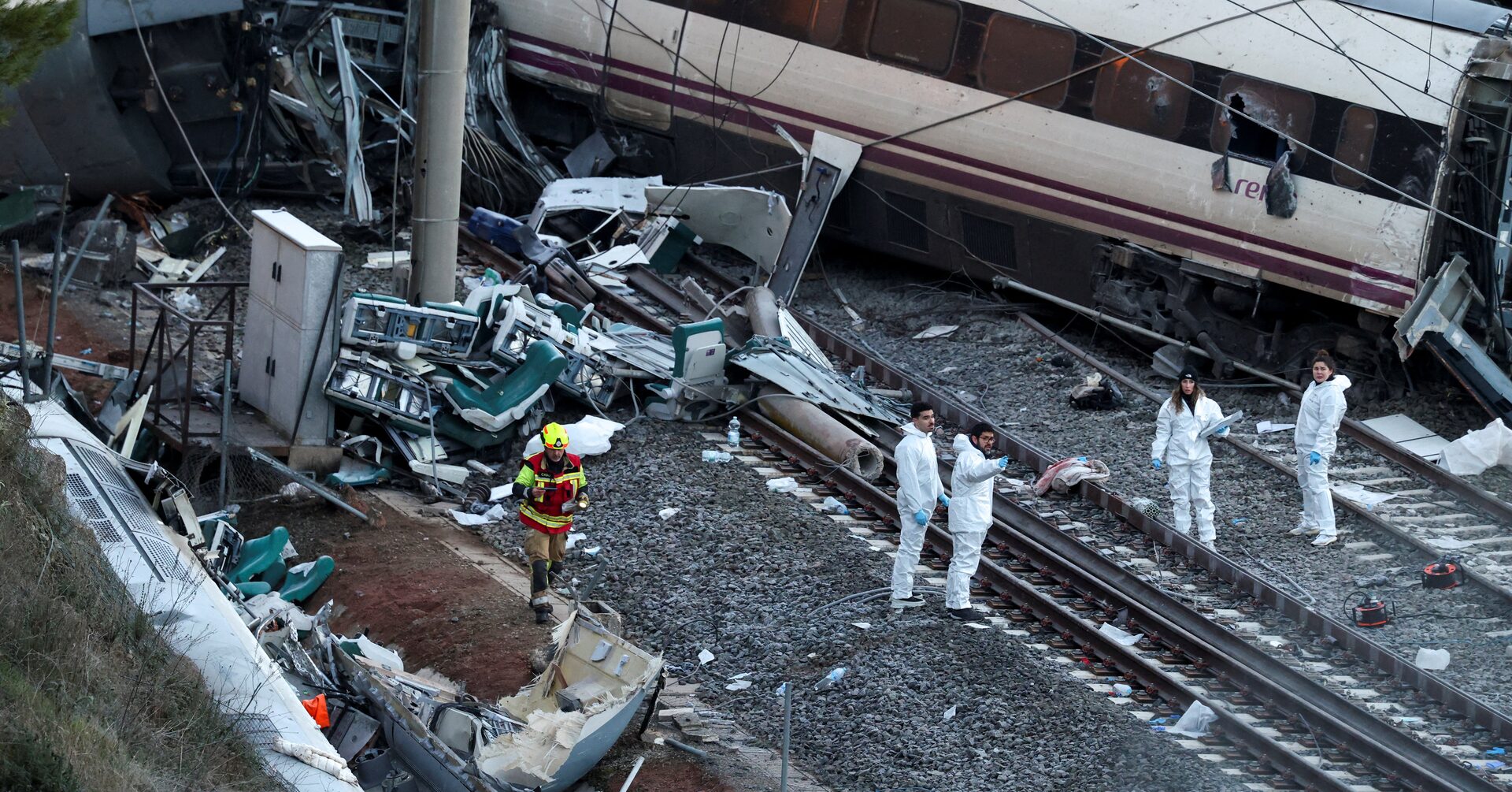 Exclusive: Investigators find broken joint on track at Spanish rail crash site, source says