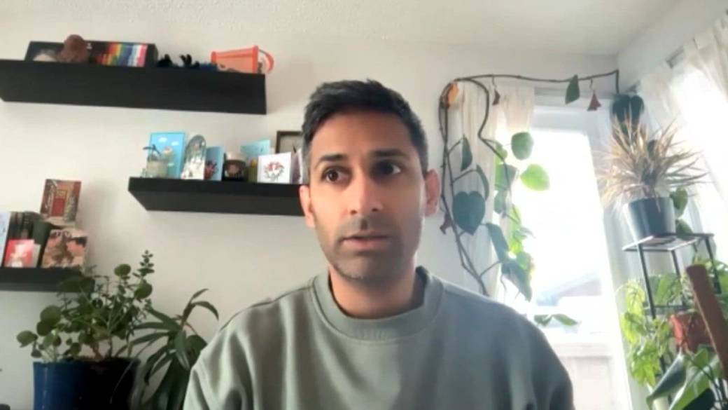 Click to play video: 'WestJet travel policy causes frustration'