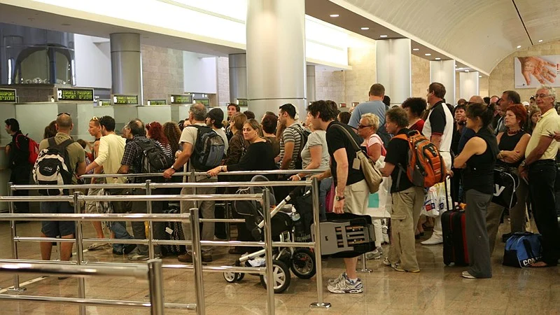 More than 69,000 Israelis left Israel in 2025, as population reached 10.18 million