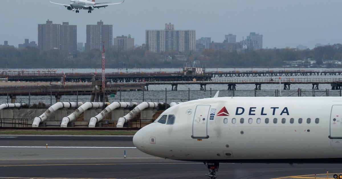 Travellers stranded in Caribbean after U.S. military operation