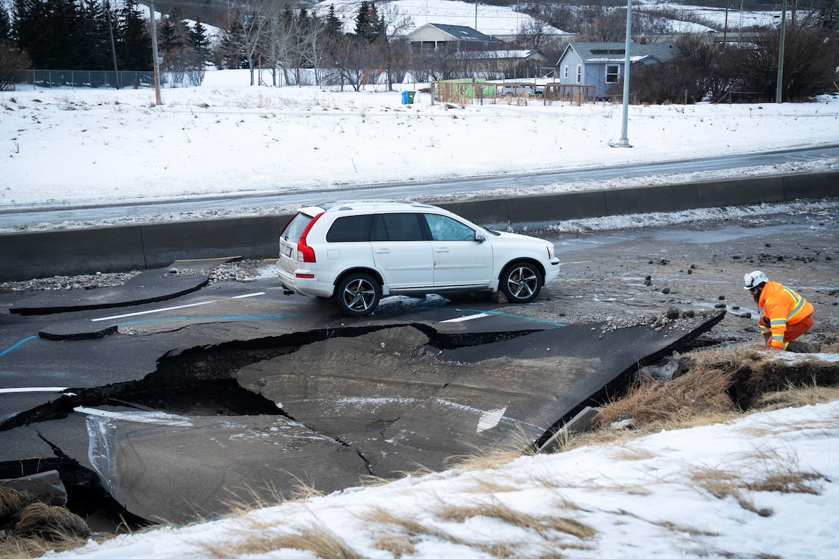 Calgarians’ water use remains stubbornly high despite city’s pleas after major main break