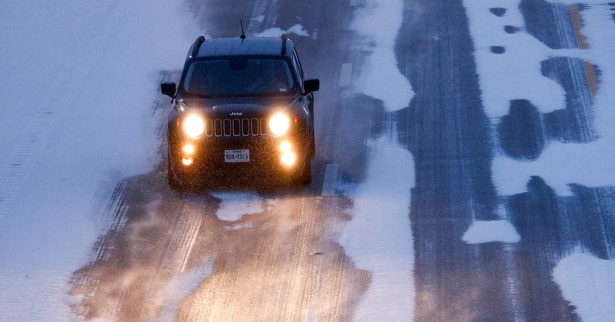 North Texas freezes Saturday as sleet, ice begin to coat DFW roads, highways