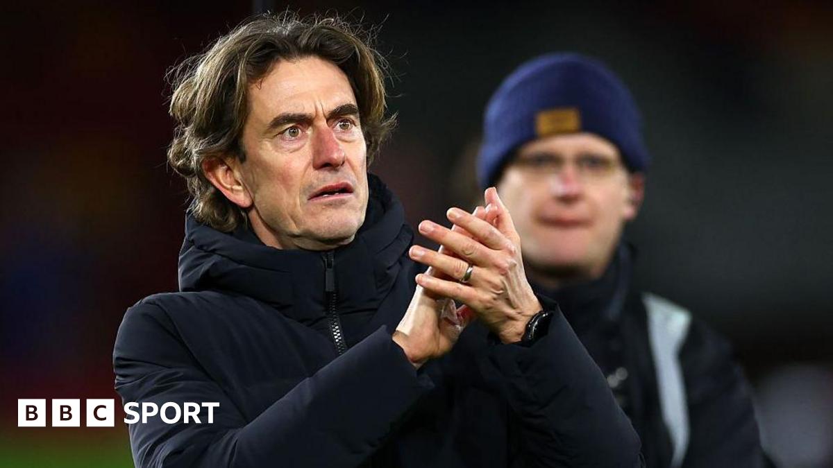 Thomas Frank claps his hands