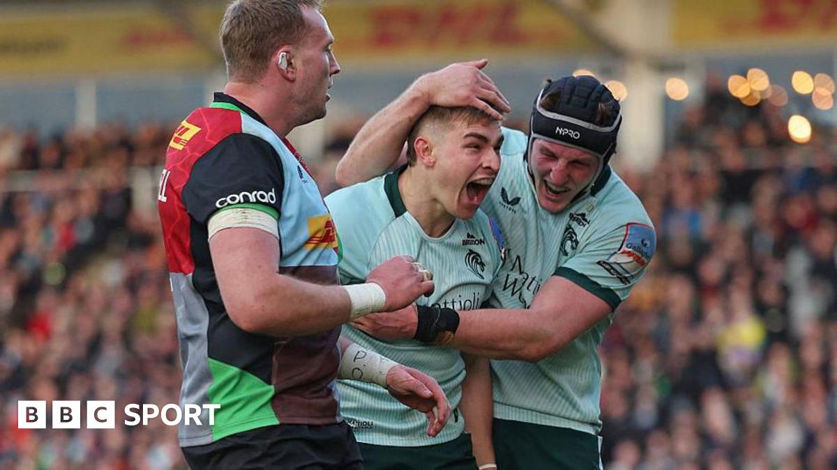 Jack van Poortvliet shouts as he celebrates Leicester's second try