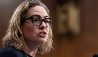 Ex-U.S. Sen. Kyrsten Sinema had affair with bodyguard that led to breakup of his marriage, ex-wife claims in lawsuit