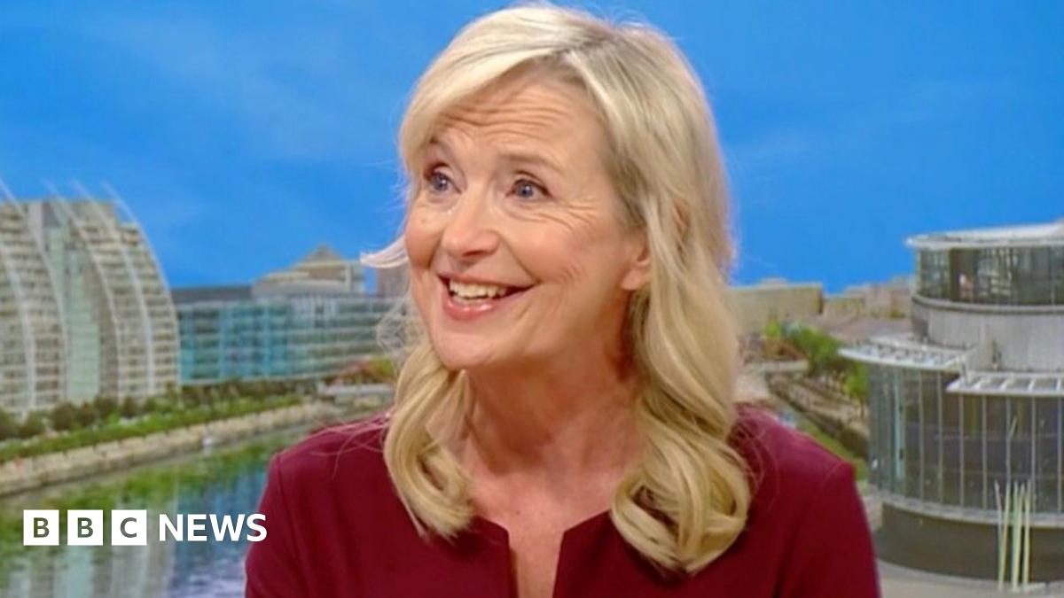 Carol Kirkwood And Hawk Rufus Today In Centre Court. 05-July-2017