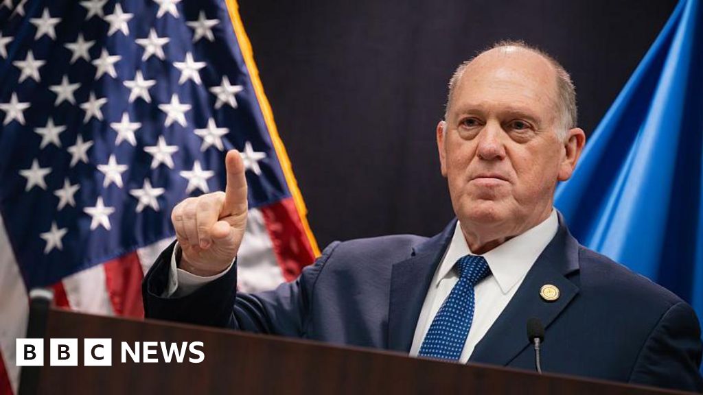 Agents in Minneapolis could be pulled back if local officials cooperate, border tsar says - BBC