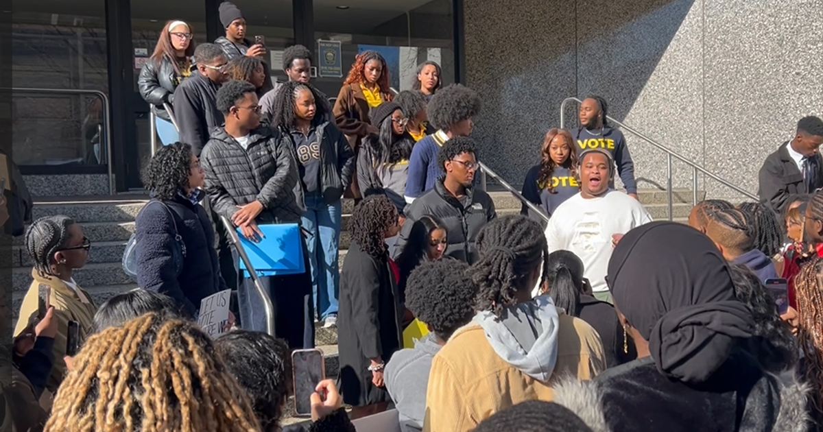 Students protest as NC elections officials cut some Sunday voting, campus polling sites :: WRAL.com