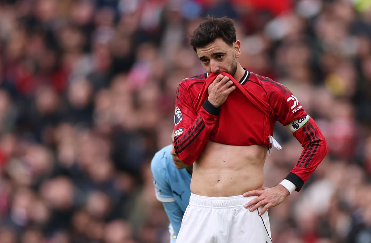 Manchester United vs Man City LIVE: Premier League latest score, match stream, goal updates and fan reaction