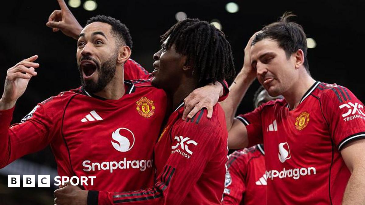 Mattheus Cunha, Patrick Dorgu and Harry Maguire celebrate Man Utd's win against Man City