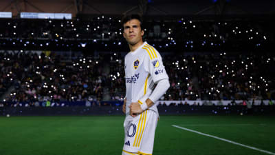 Riqui Puig Undergoes Successful Knee Surgery