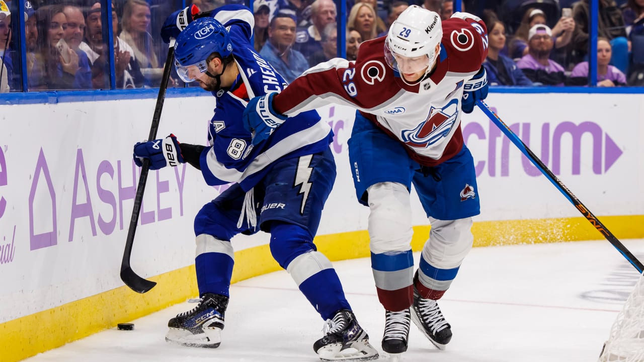 NHL-leading Avalanche, red-hot Lightning brace for midseason showdown