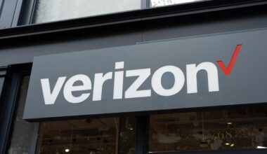 Verizon says its service is back after a 10-hour outage