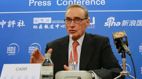 Getty Images Former Foreign Minister Bob Carr speaks at a press conference