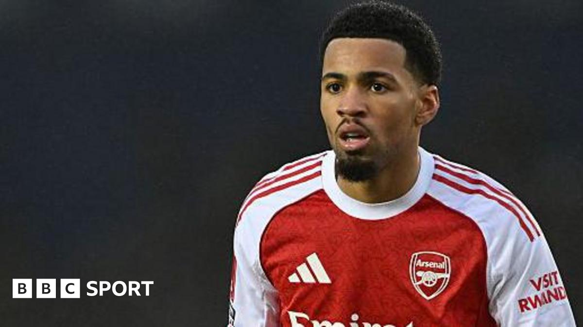 Ethan Nwaneri playing for Arsenal