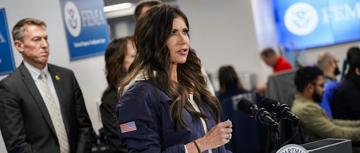 Video Analyses at Odds with DHS Statements on Minneapolis Shooting