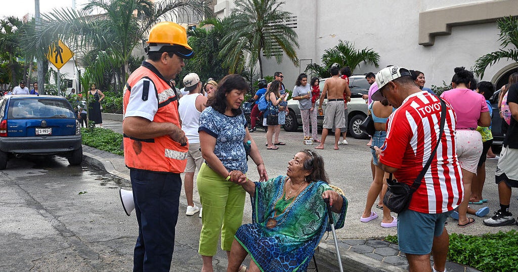 6.5 magnitude earthquake rattles Mexico City and Acapulco, a popular tourist hotspot