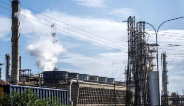 More Venezuelan oil is coming to the U.S. Here's what that means for gas prices.