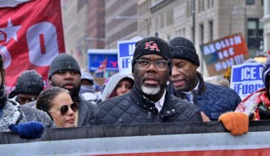 Chicago mayor signs executive order calling on police to investigate federal immigration agents accused of misconduct