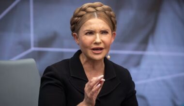 Former Ukrainian prime minister Yulia Tymoshenko accused of bribing MPs