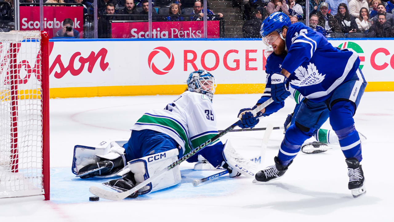 Nylander's return helps Maple Leafs continue rising in playoff race