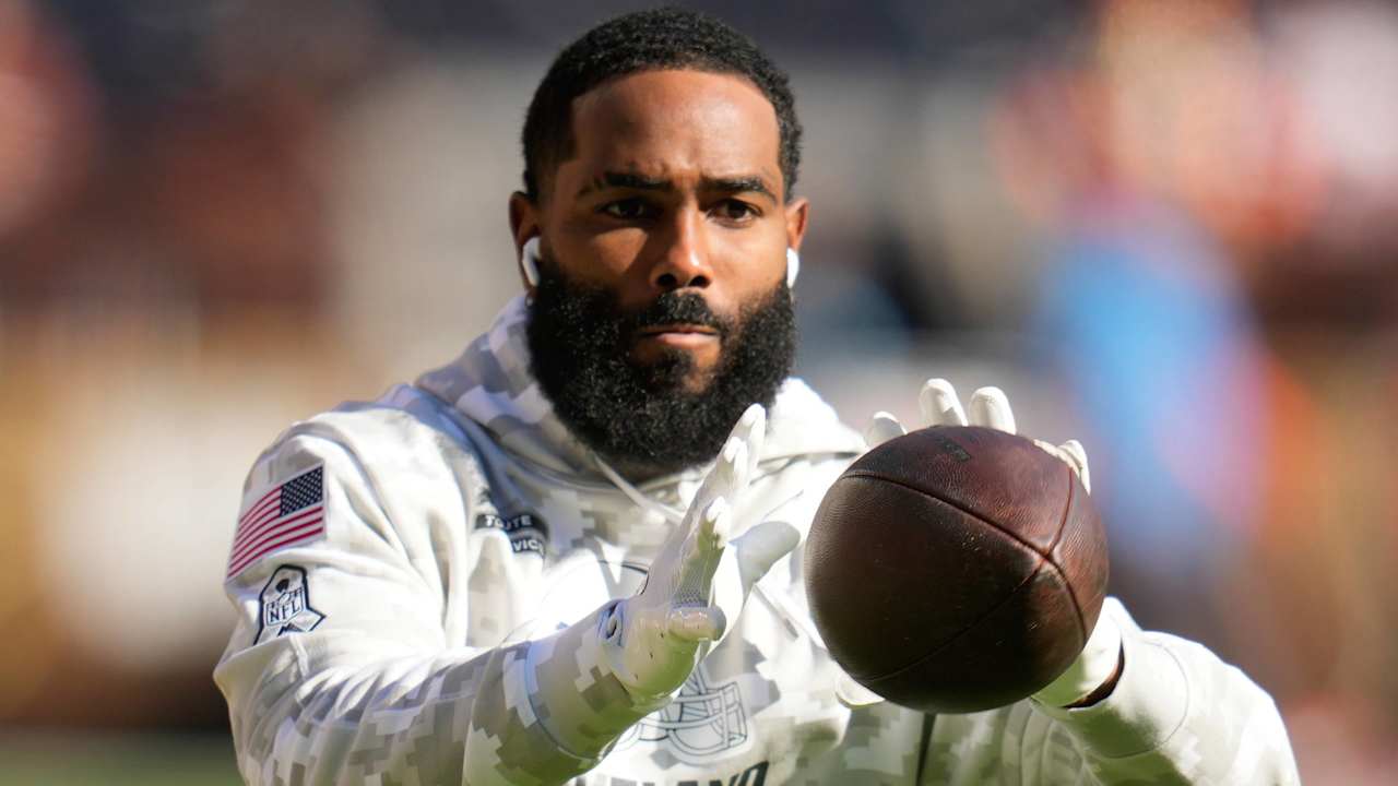 'They don't really throw it to the receivers anyway'