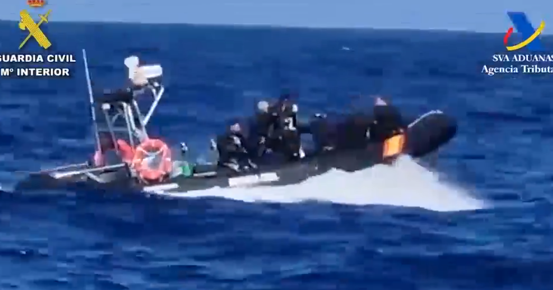 Drug ring's "monkey" technique used young swimmers to stash cocaine on ships at sea, Spanish police say