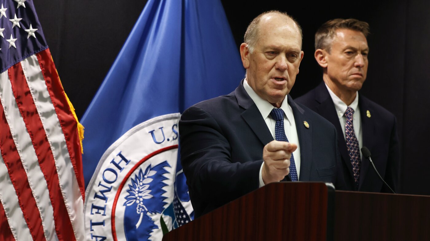 Homan signals drawdown happens if Minnesota cooperates on immigration enforcement : NPR