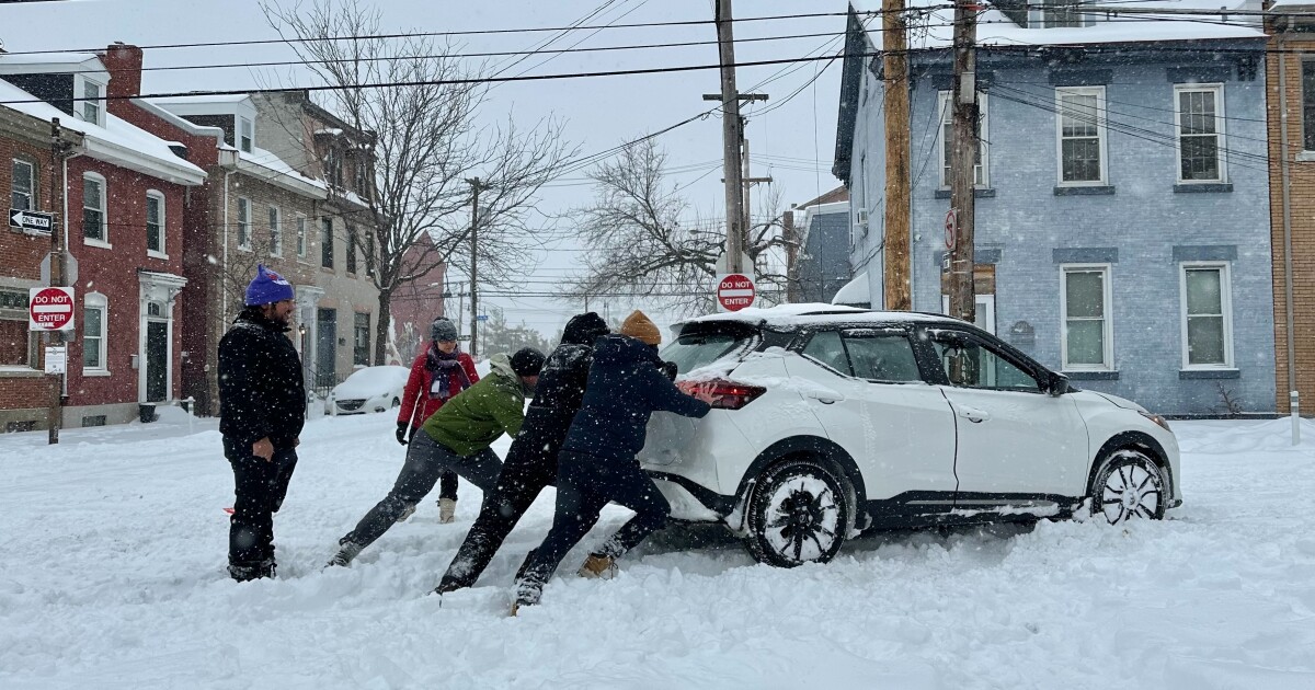 Pittsburgh: state of emergency due to snow, snowplows struggle