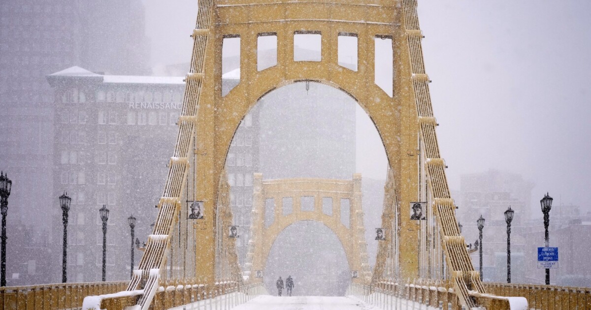 Pittsburgh: Winter storm drops near-record amount of snow