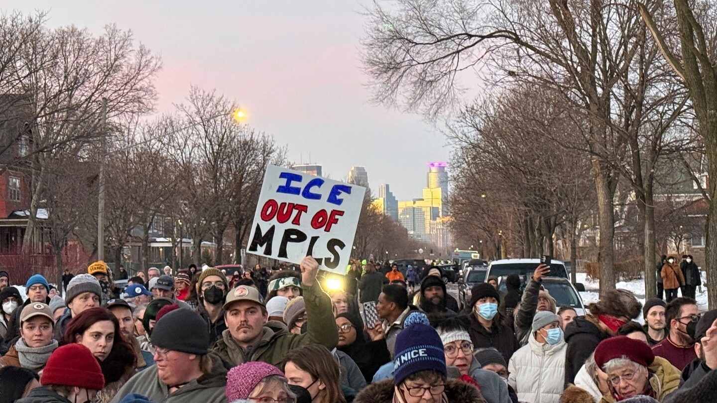 Live updates: Woman killed by ICE officer in Minneapolis was Renee Nicole Macklin Good