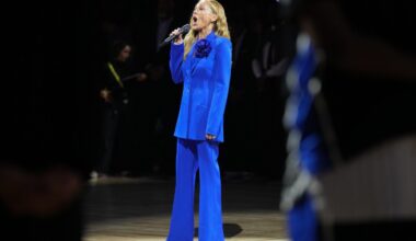 Heckler yells 'leave Greenland alone!' during US national anthem at NBA game in London