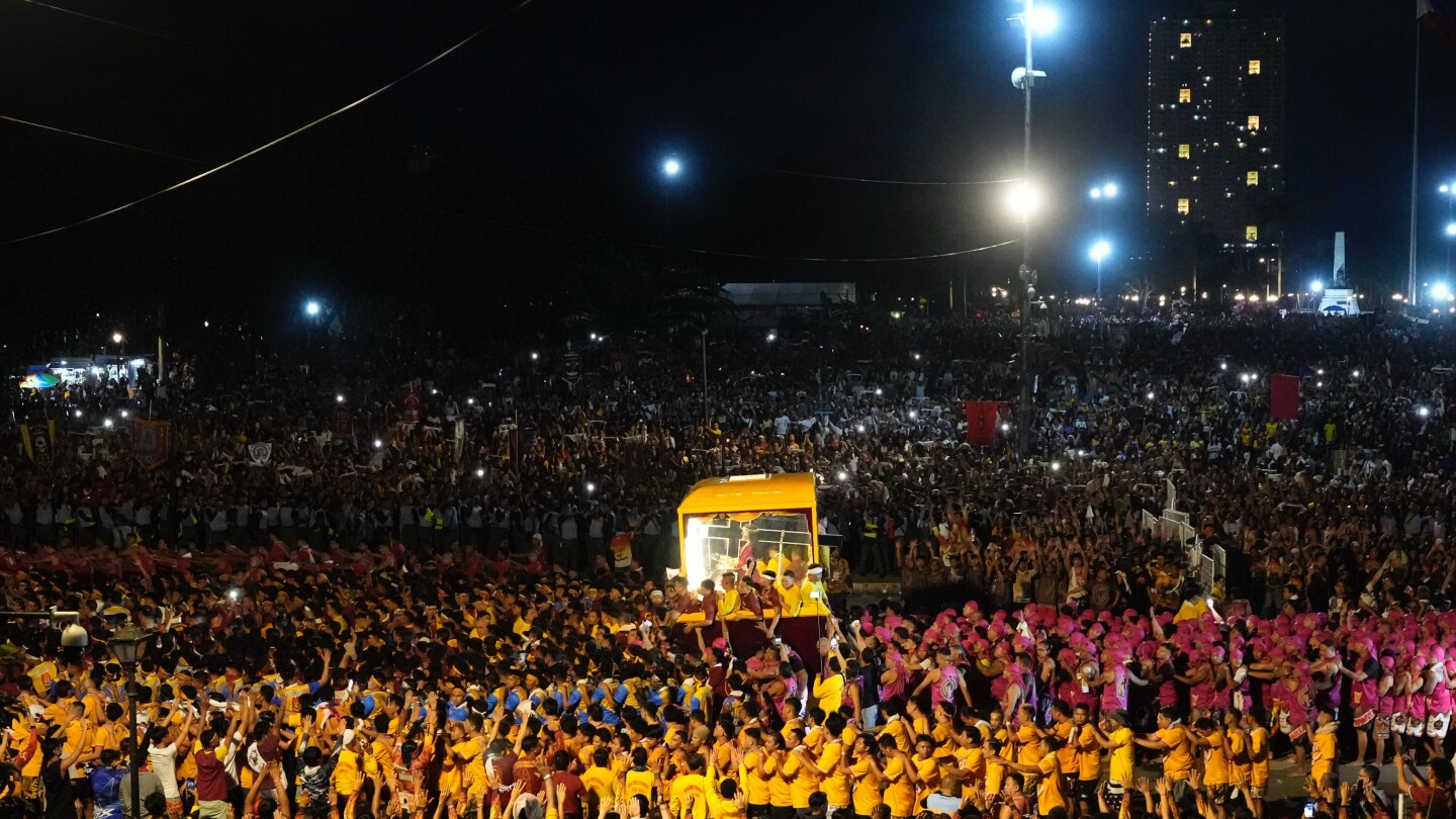 Filipino Catholics express outrage over corruption scandal during massive religious procession